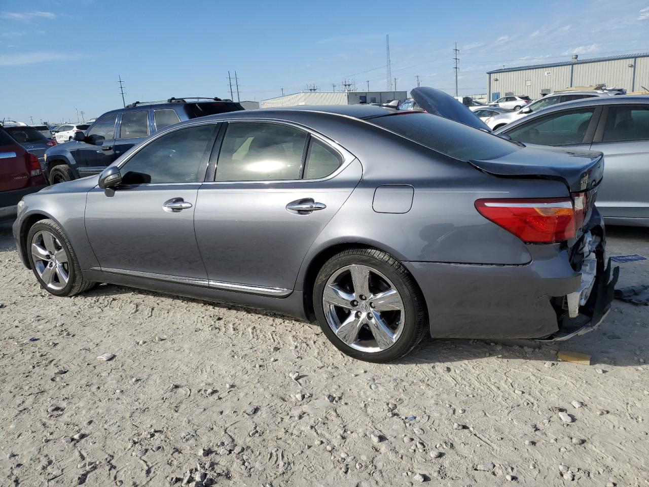 2012 Lexus LS - Image 2