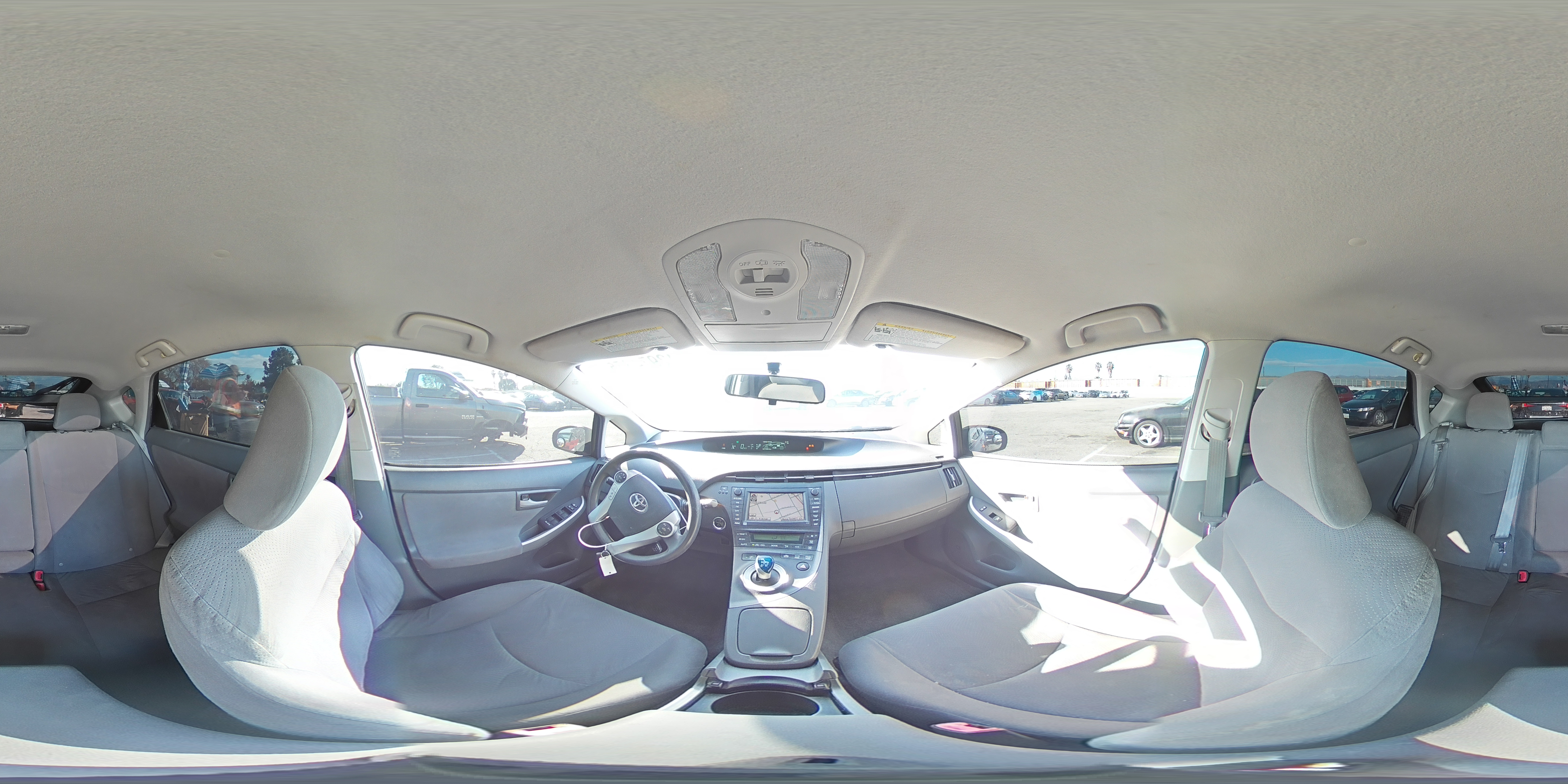 2010 Toyota Prius - Image 13