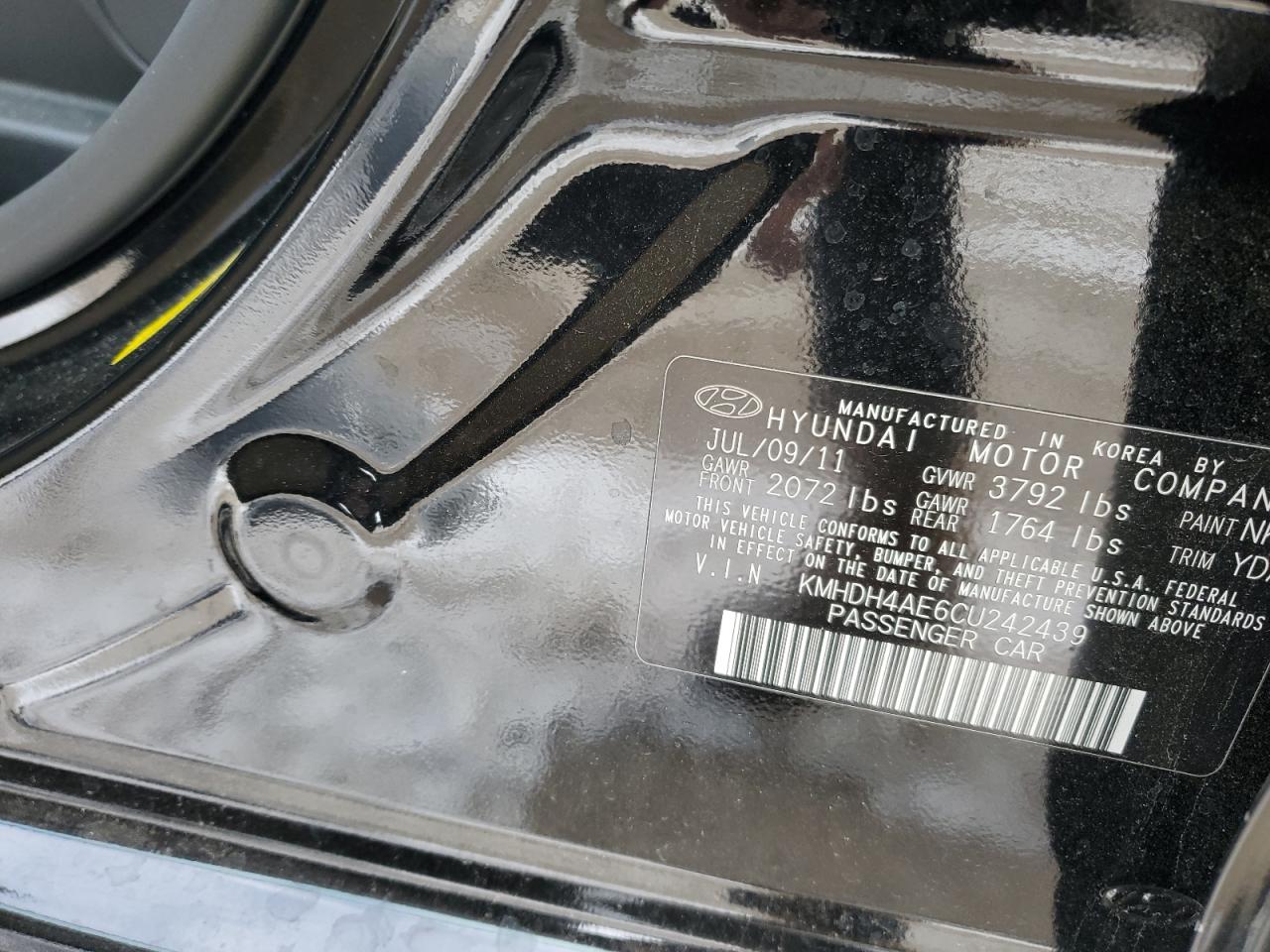 2012 Hyundai Elantra - Image 13