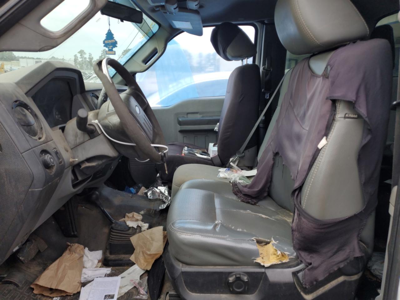 2011 Ford F250 - Image 7