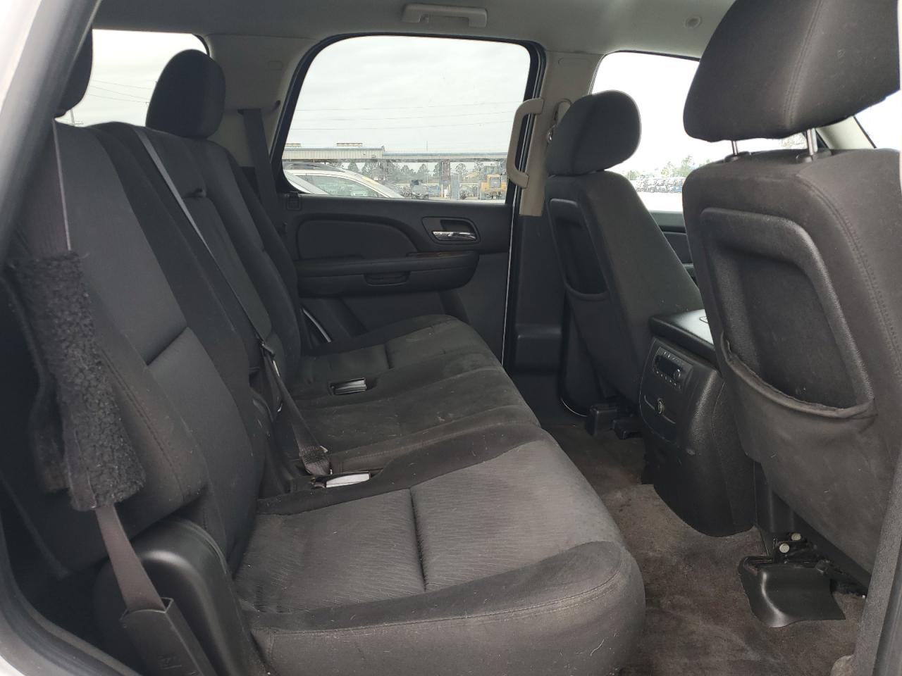 2011 GMC Yukon - Image 11