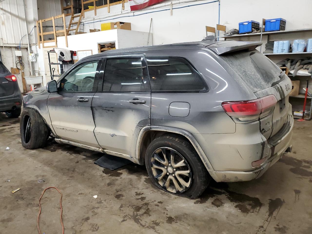 2019 Jeep Grand Cherokee - Image 2