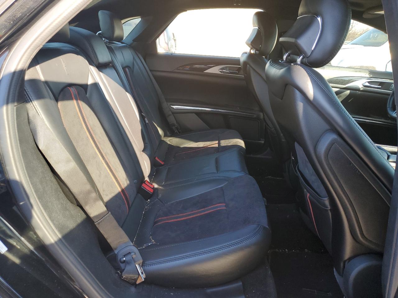 2016 Lincoln MKZ - Image 10