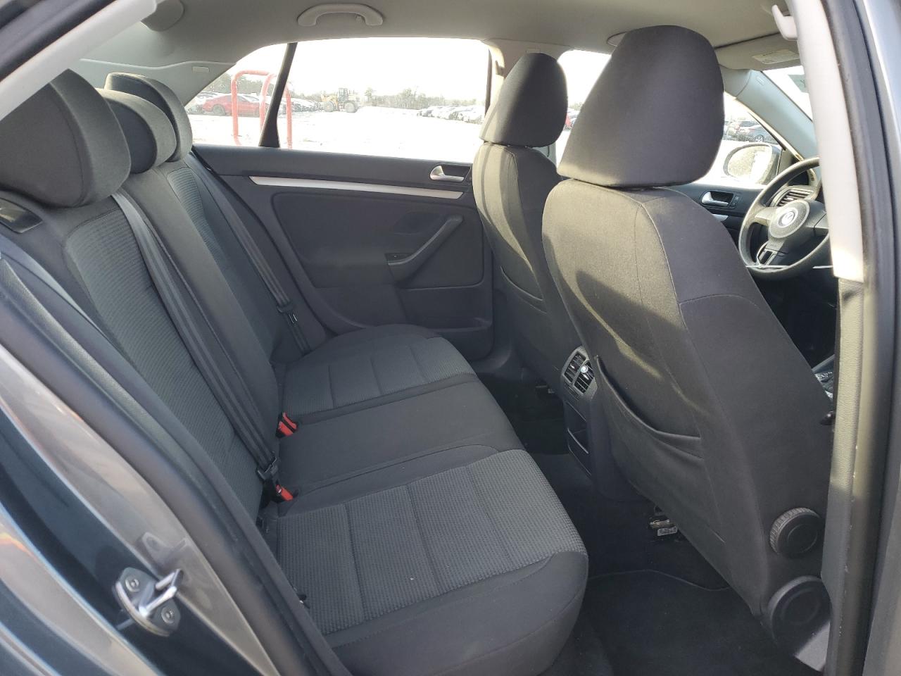 2010 Volkswagen Jetta - Image 10