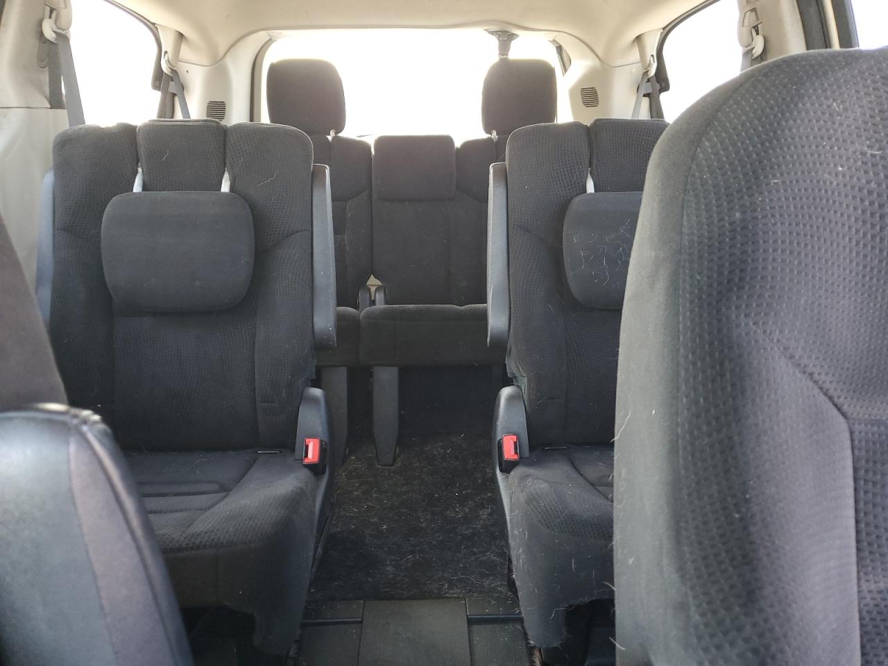 2016 Dodge Caravan - Image 10