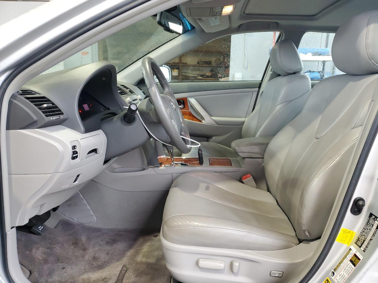 2011 Toyota Camry - Image 7