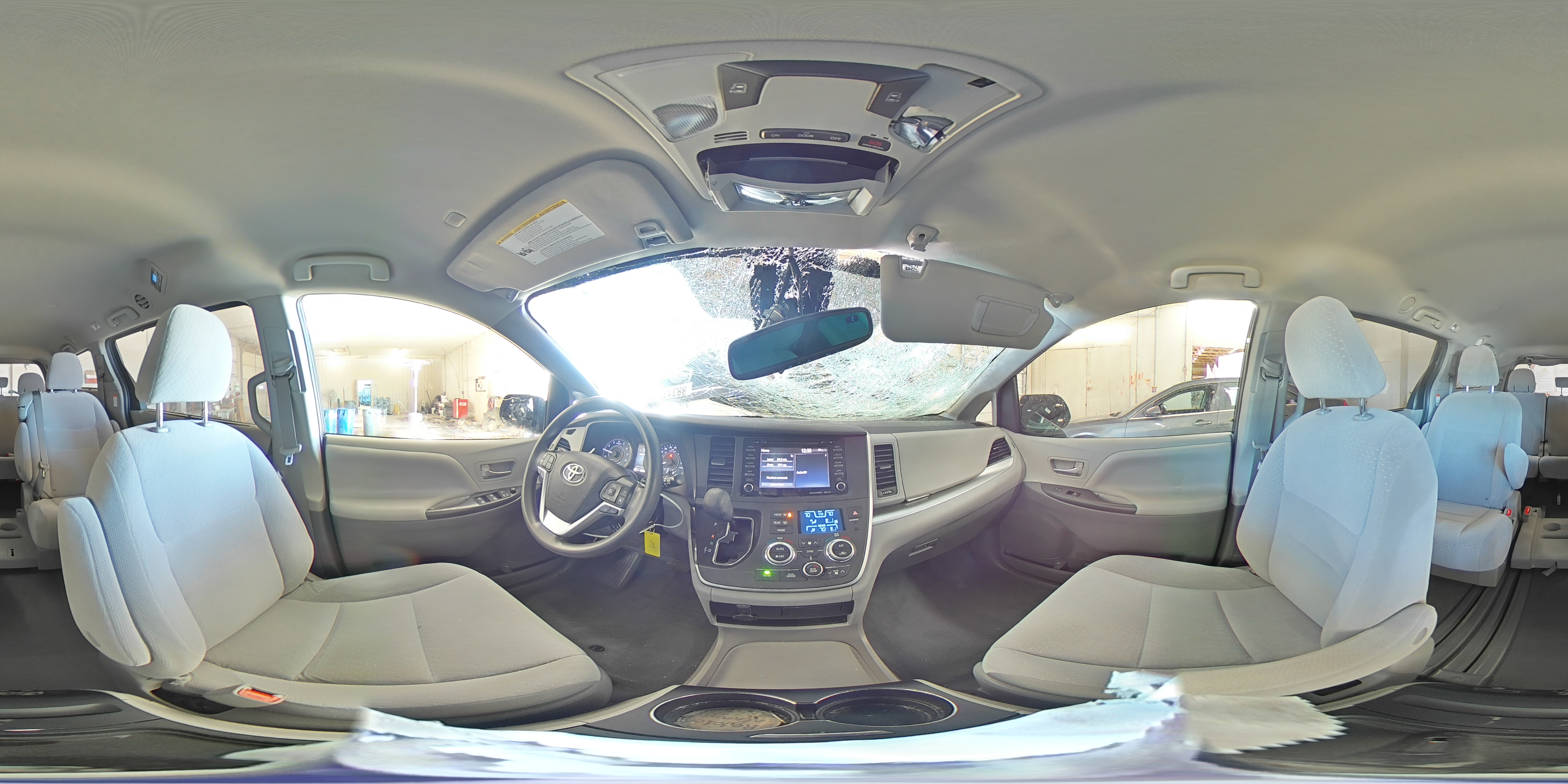 2020 Toyota Sienna - Image 16