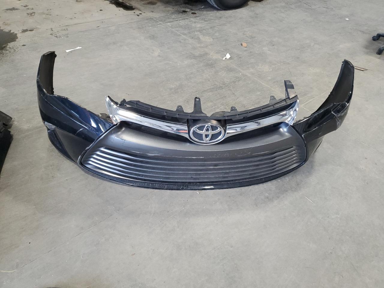 2015 Toyota Camry - Image 14