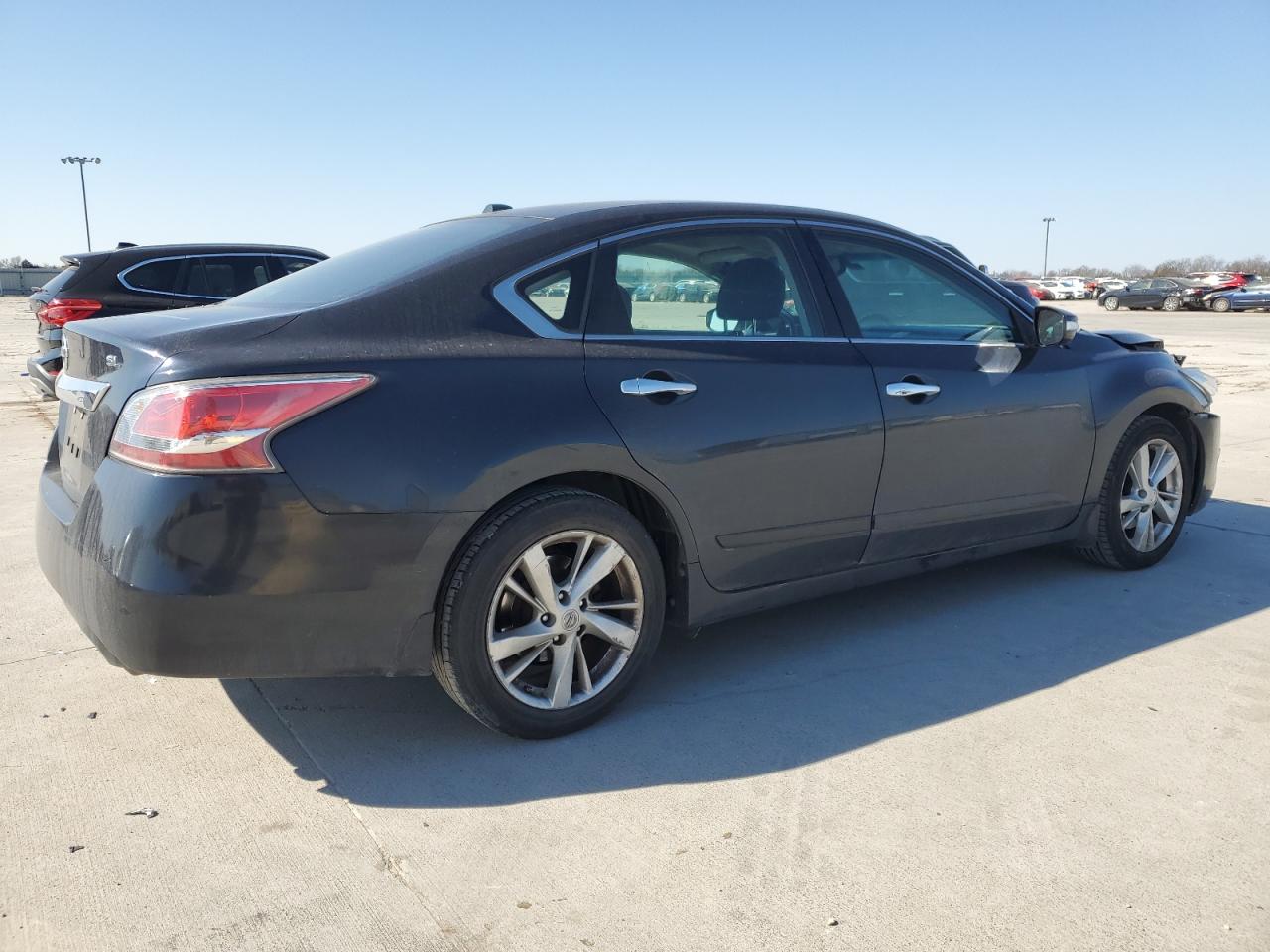 2015 Nissan Altima - Image 3