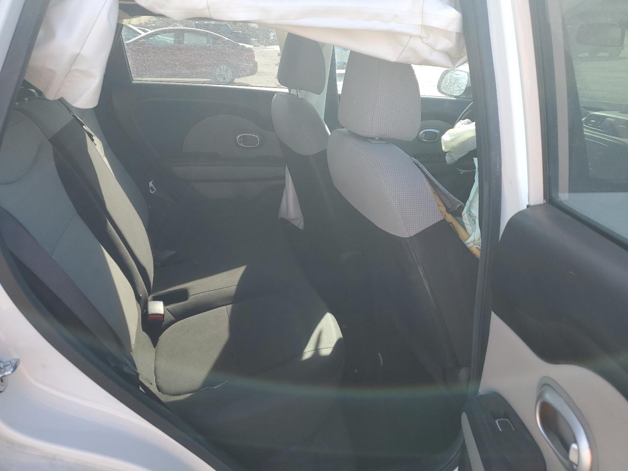 2017 Kia Soul - Image 11