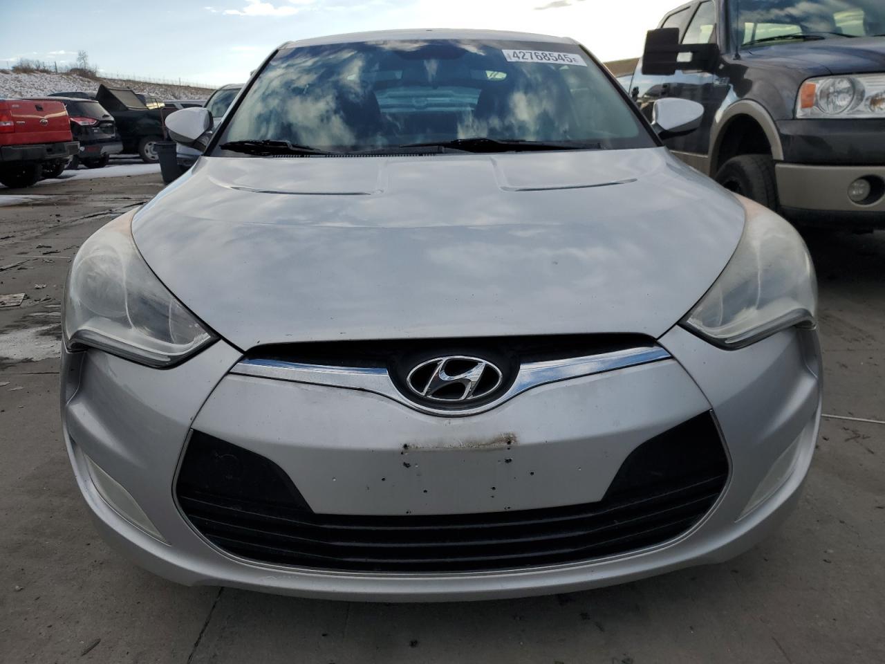 2013 Hyundai Veloster - Image 5