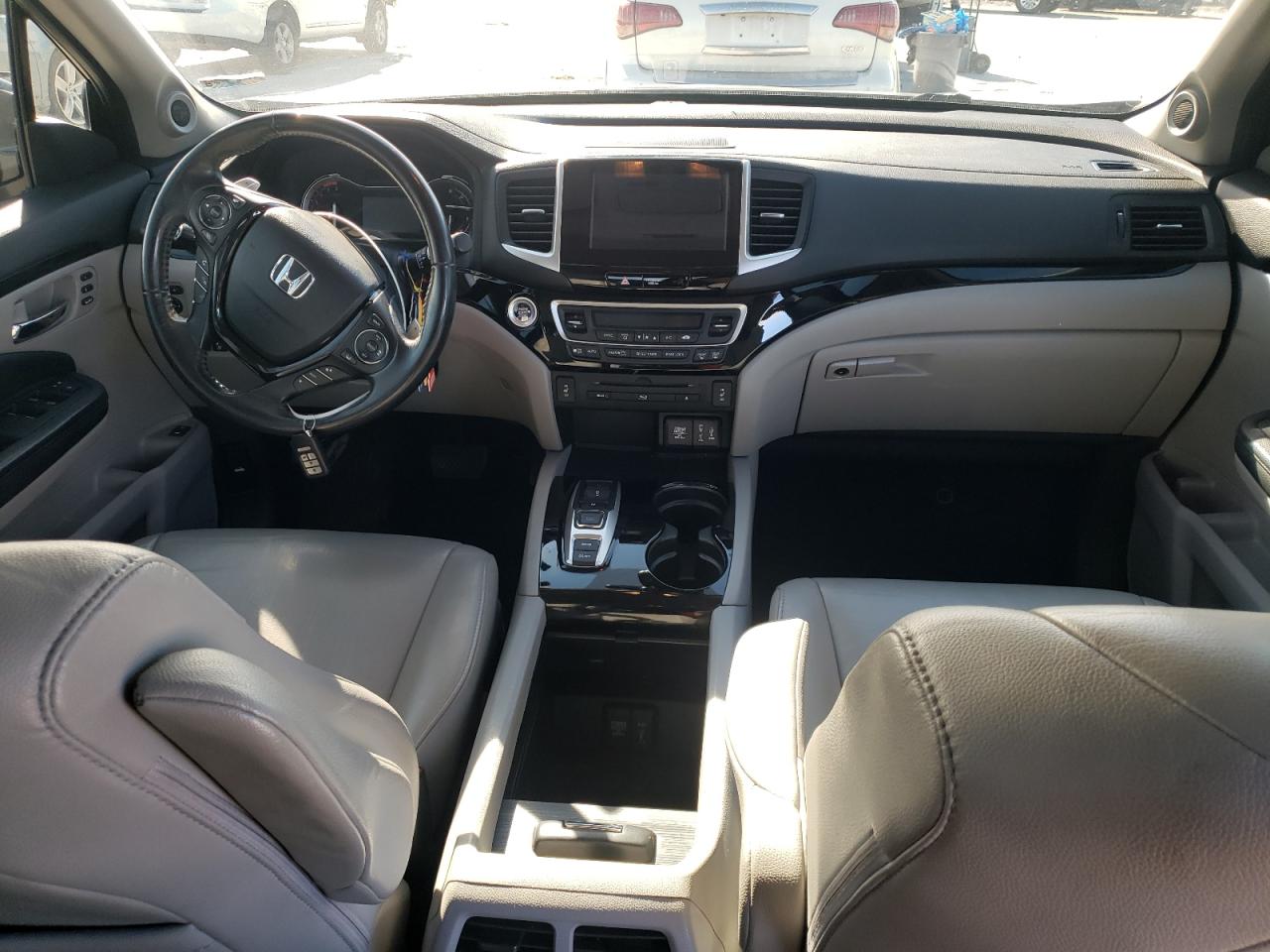 2017 Honda Pilot - Image 8