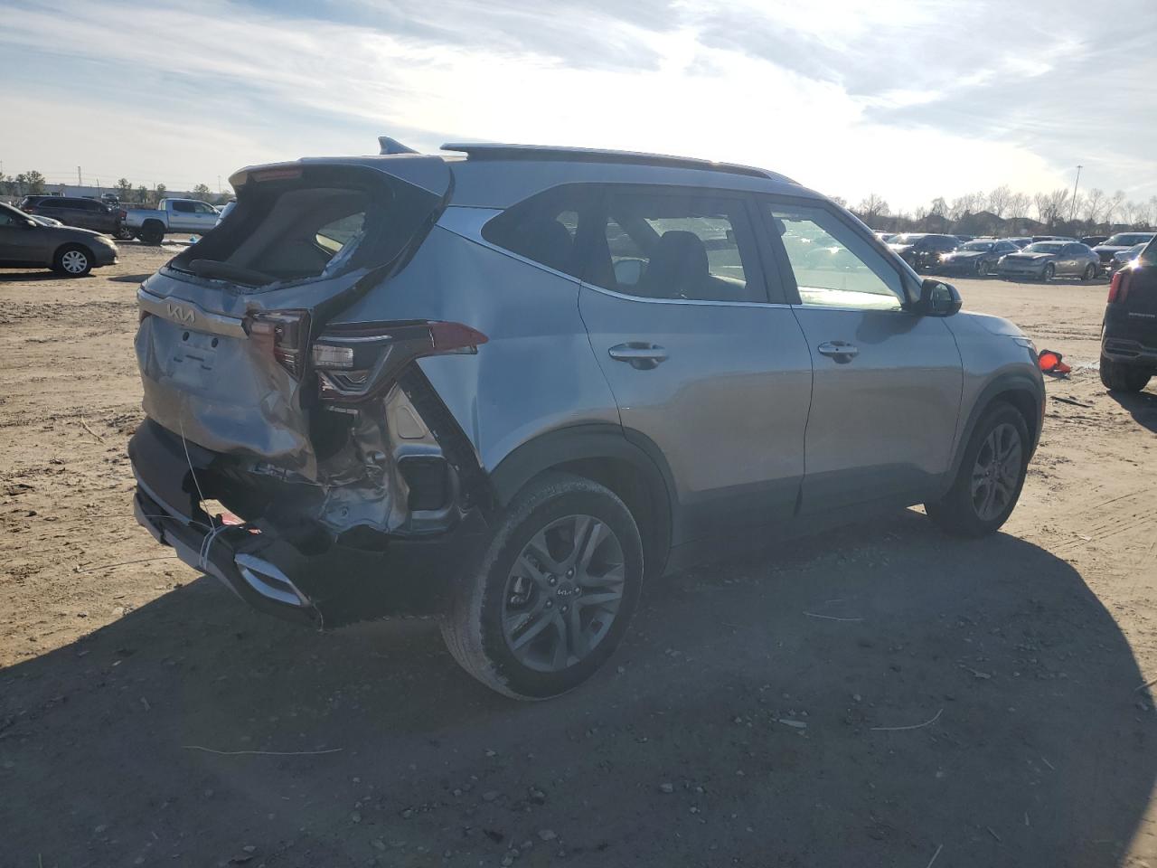 2022 Kia Seltos - Image 3