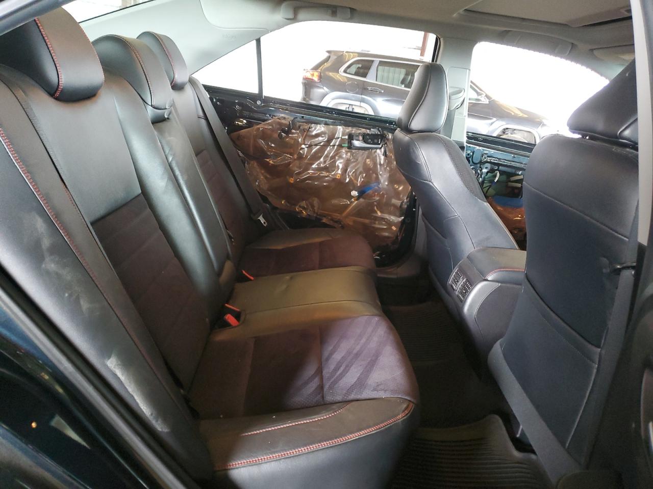 2015 Toyota Camry - Image 10