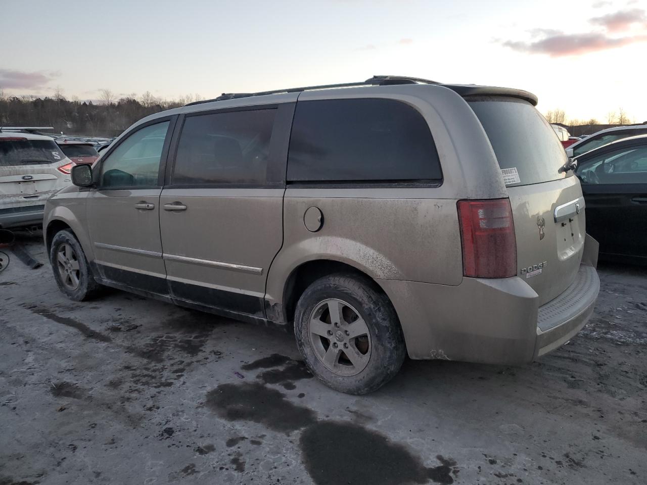 2009 Dodge Caravan - Image 2