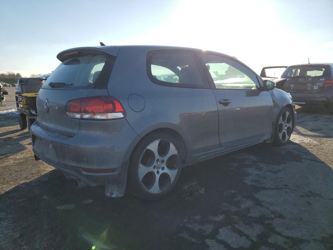 2010 Volkswagen GTI - Image 3