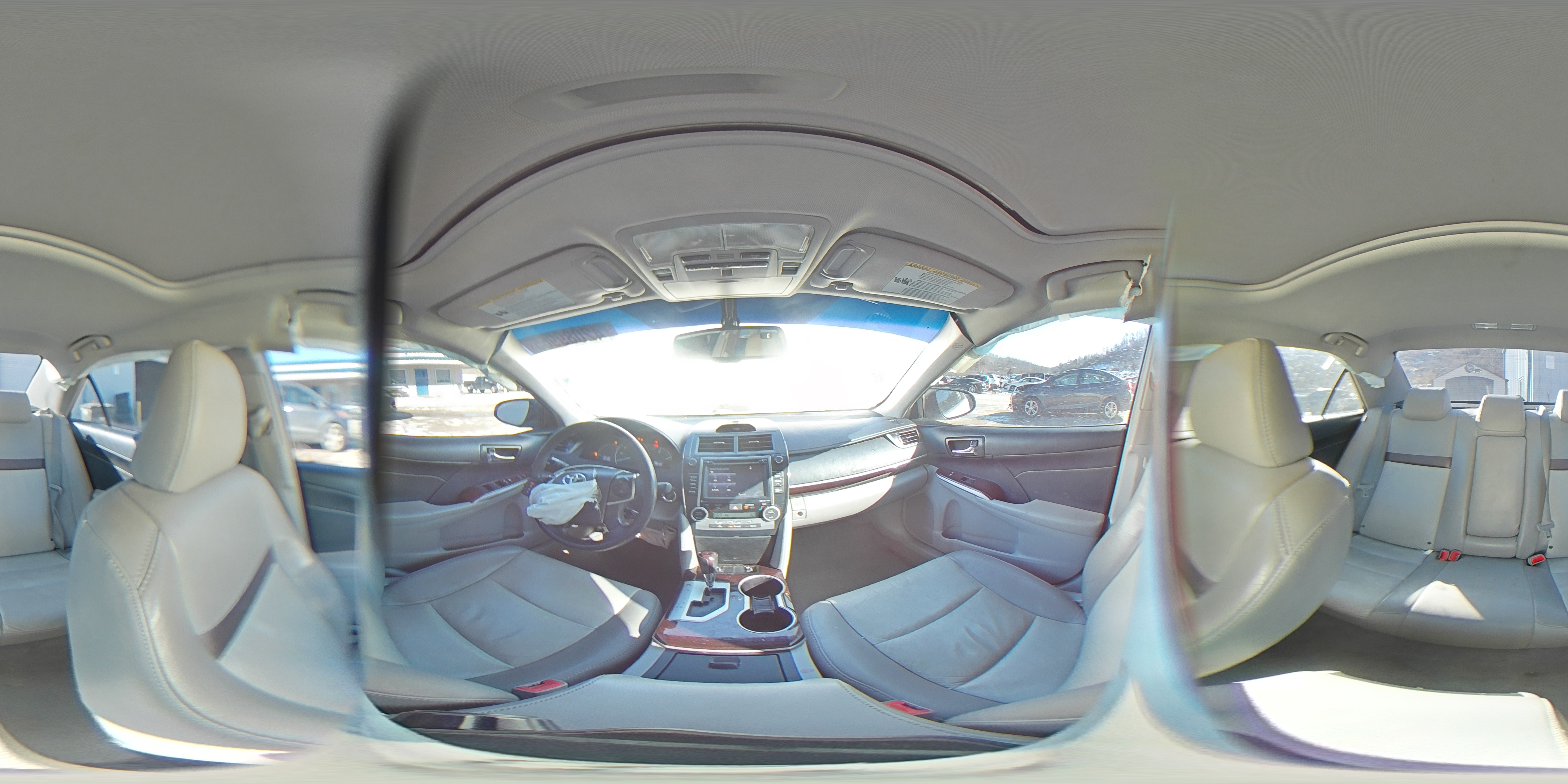 2014 Toyota Camry - Image 13