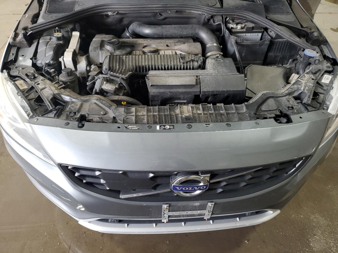 2016 Volvo V60 - Image 12