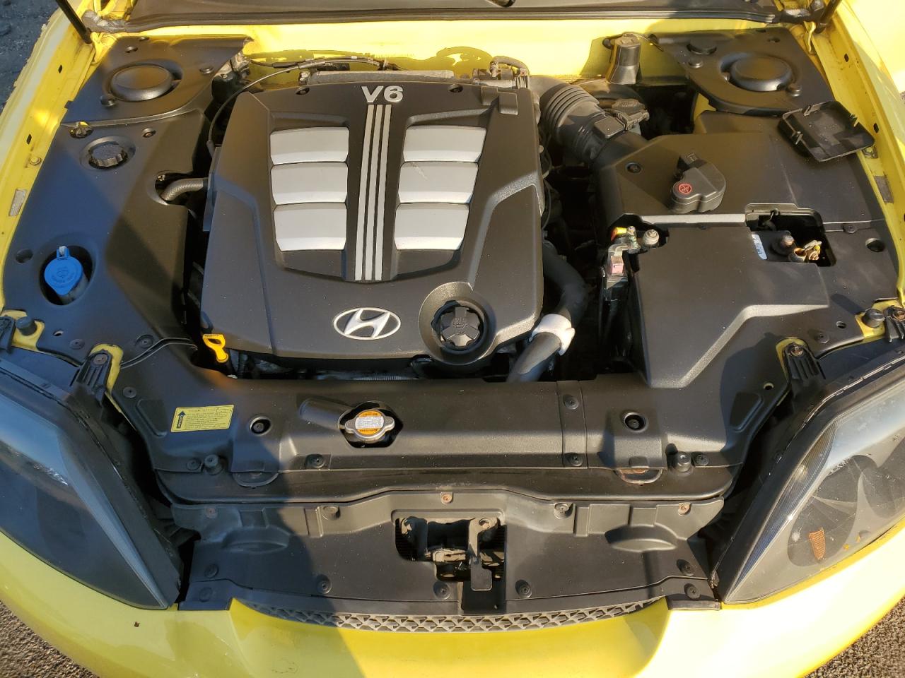 2006 Hyundai Tiburon - Image 11