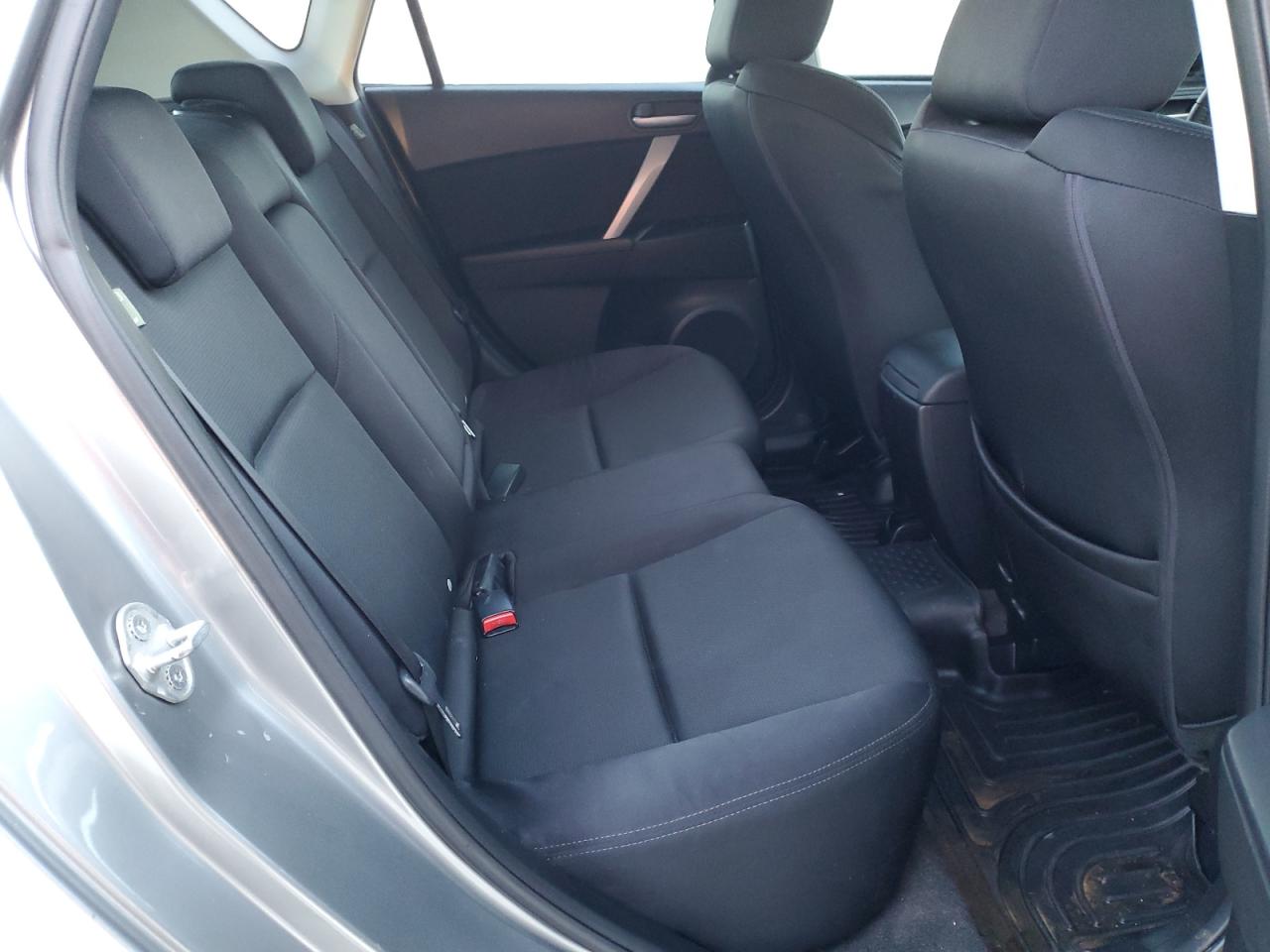 2010 Mazda 3 - Image 10