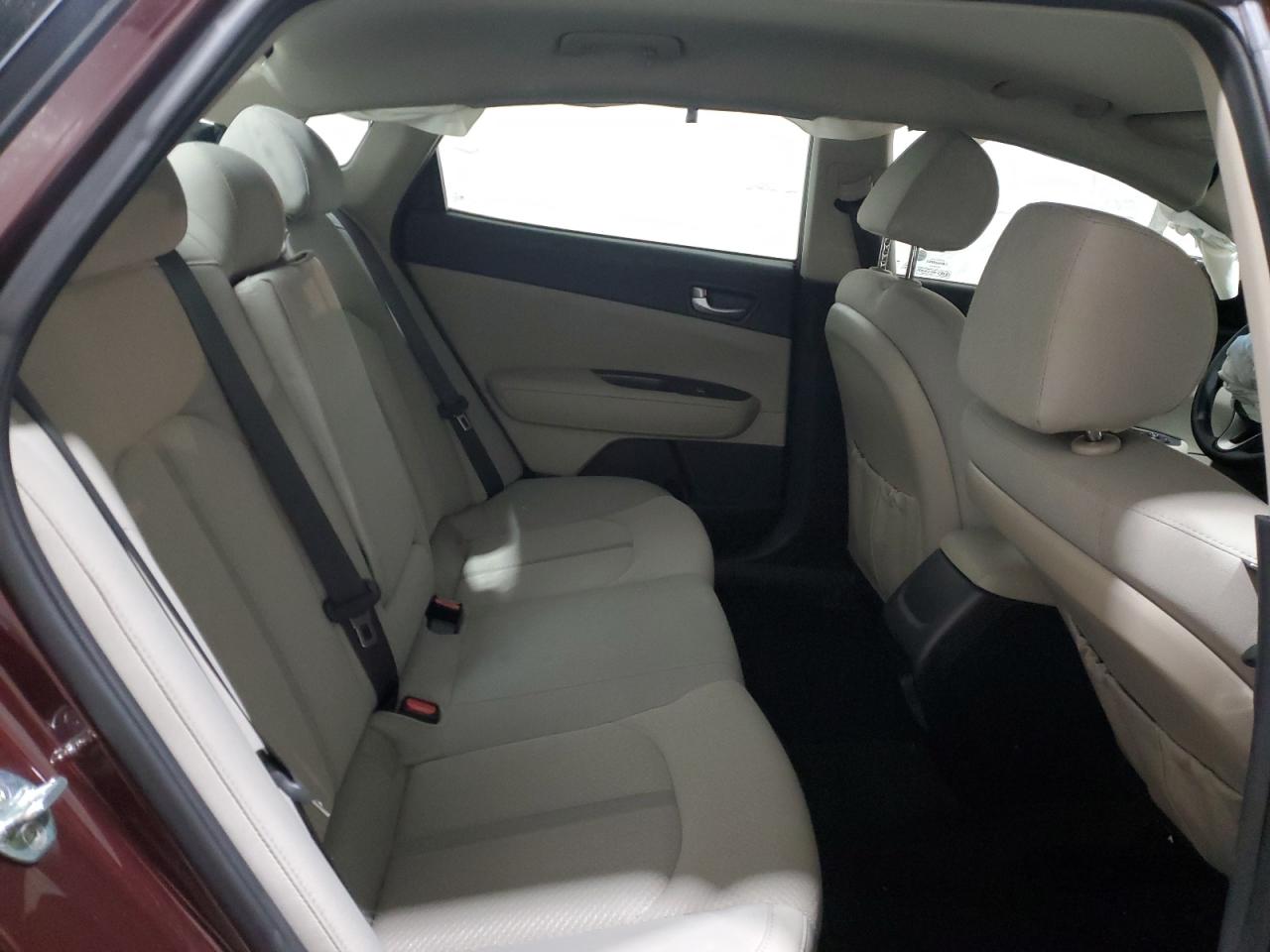 2018 Kia Optima - Image 10
