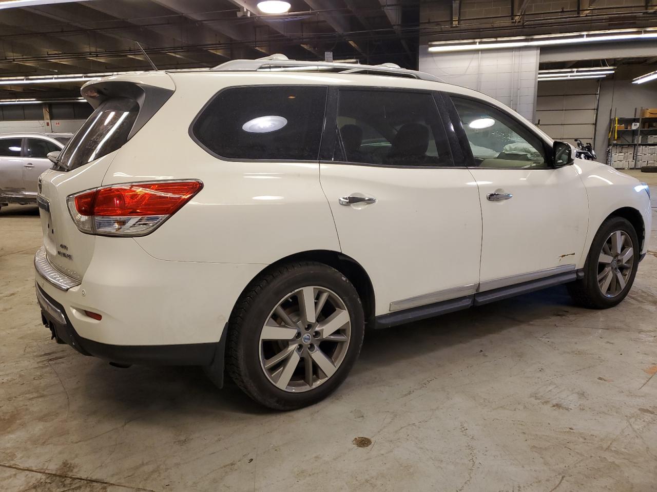 2013 Nissan Pathfinder - Image 3