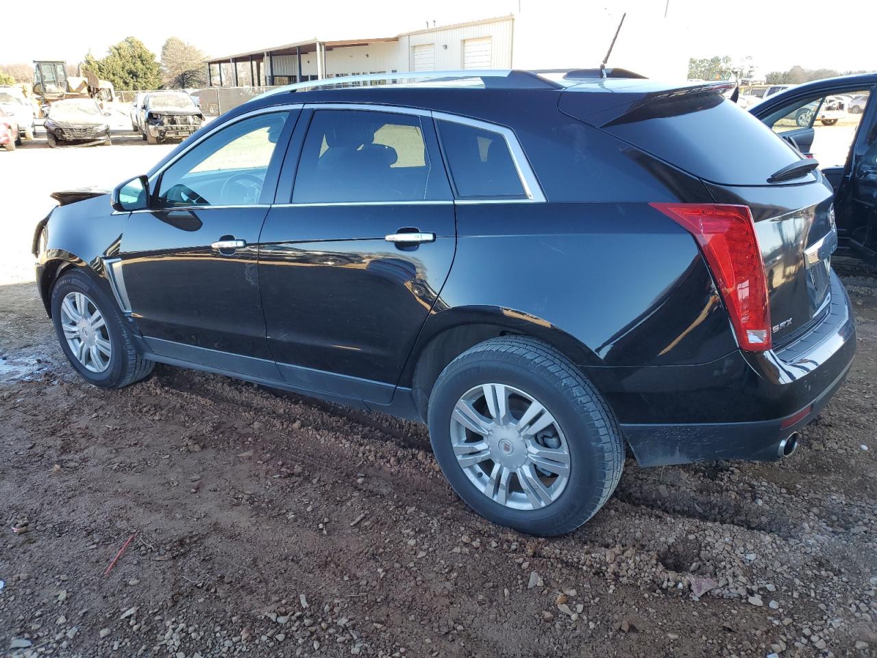 VIN 3GYFNBE33FS623974 2015 CADILLAC SRX no.2