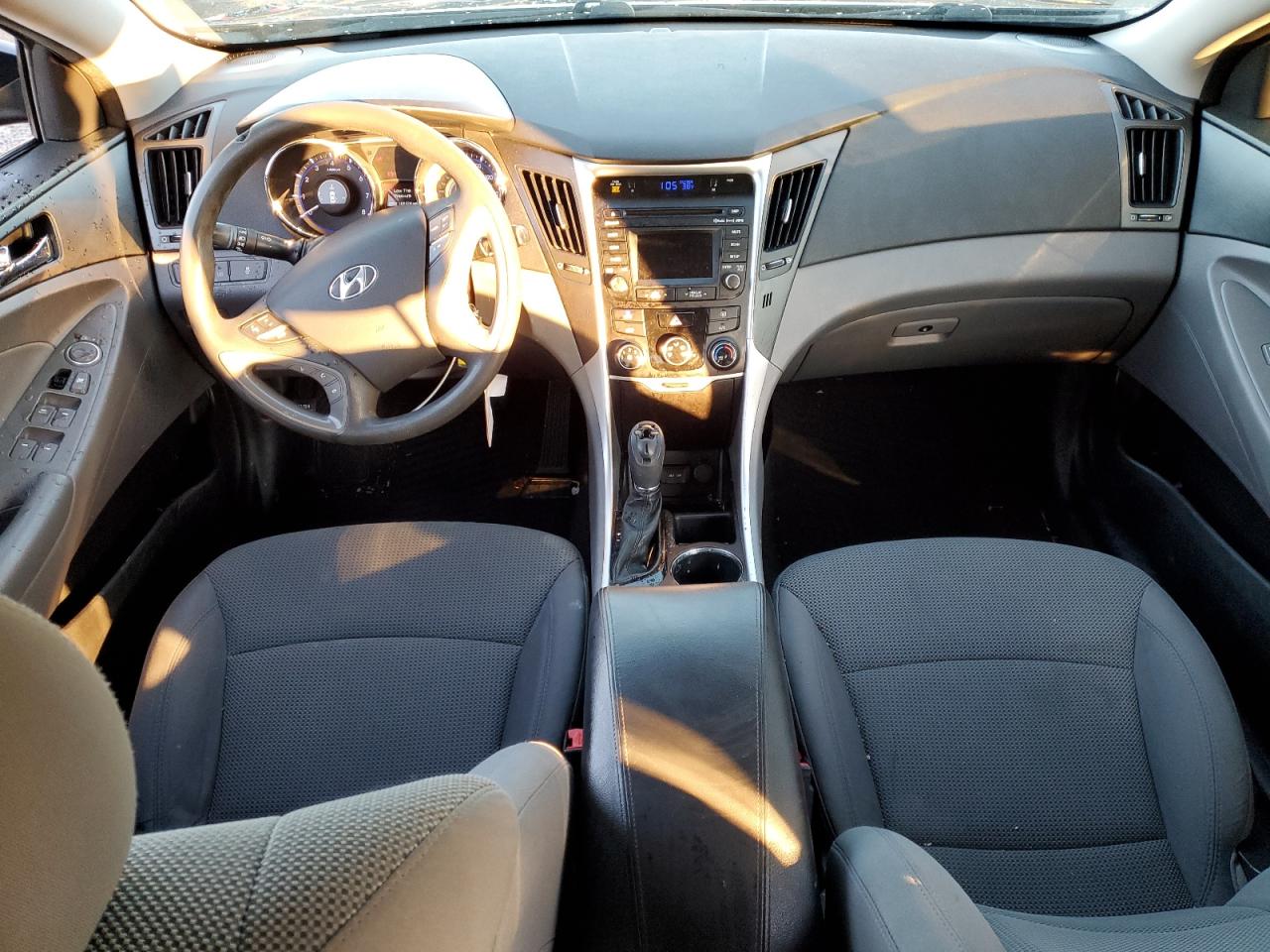 2014 Hyundai Sonata - Image 8
