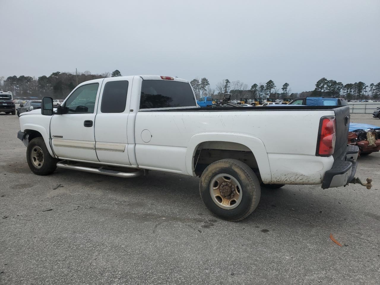2006 Chevrolet Silverado - Image 2