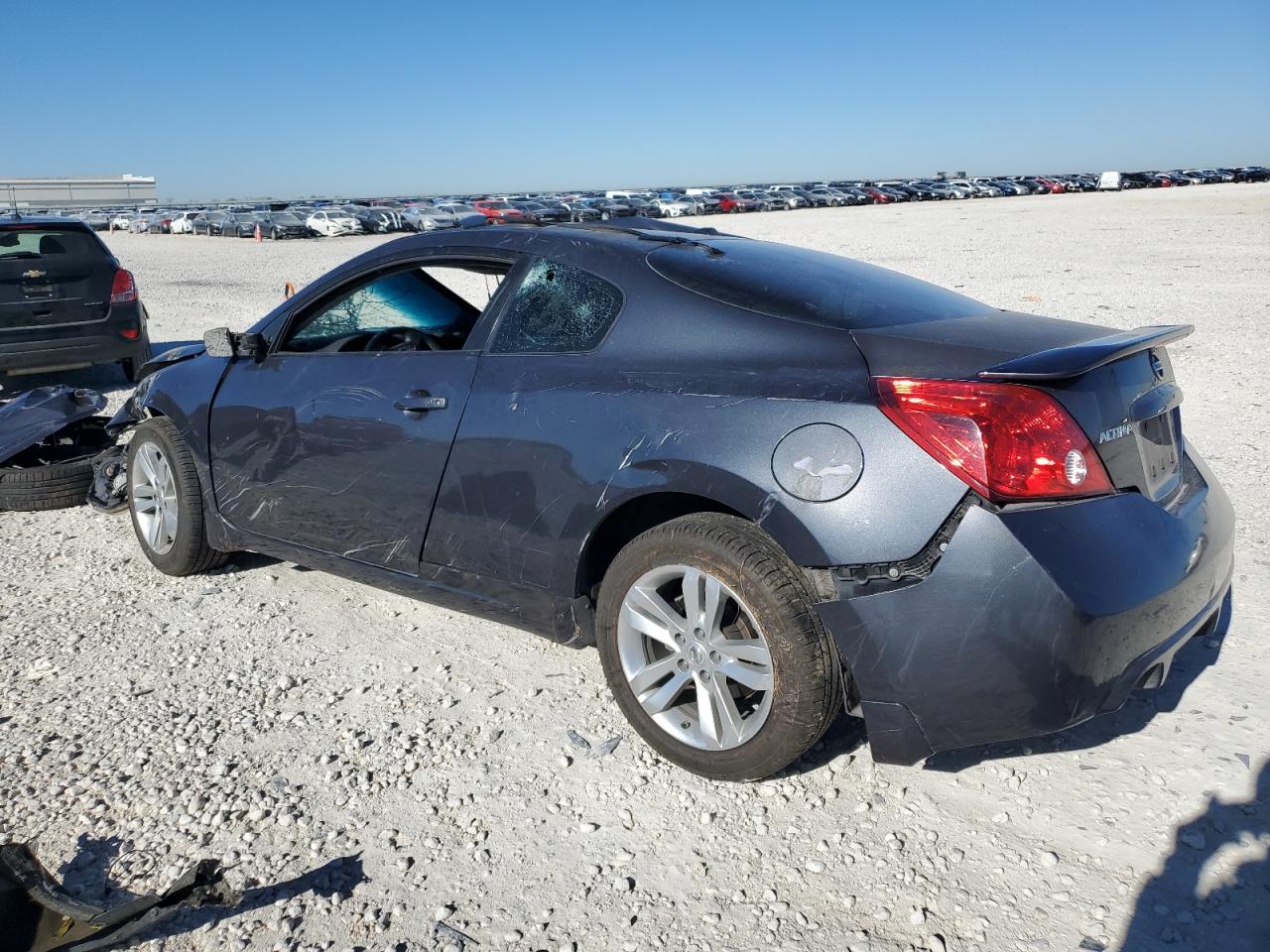 2011 Nissan Altima - Image 2