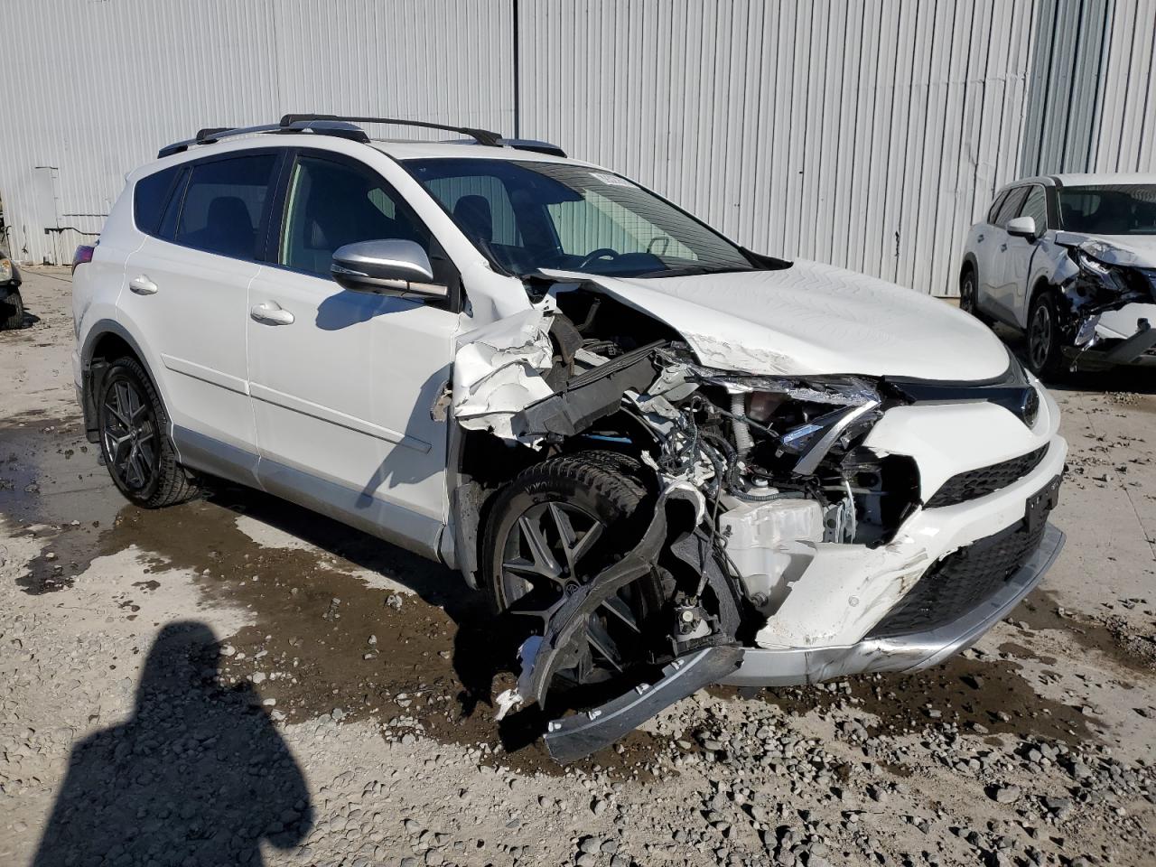 2016 Toyota RAV 4 - Image 4