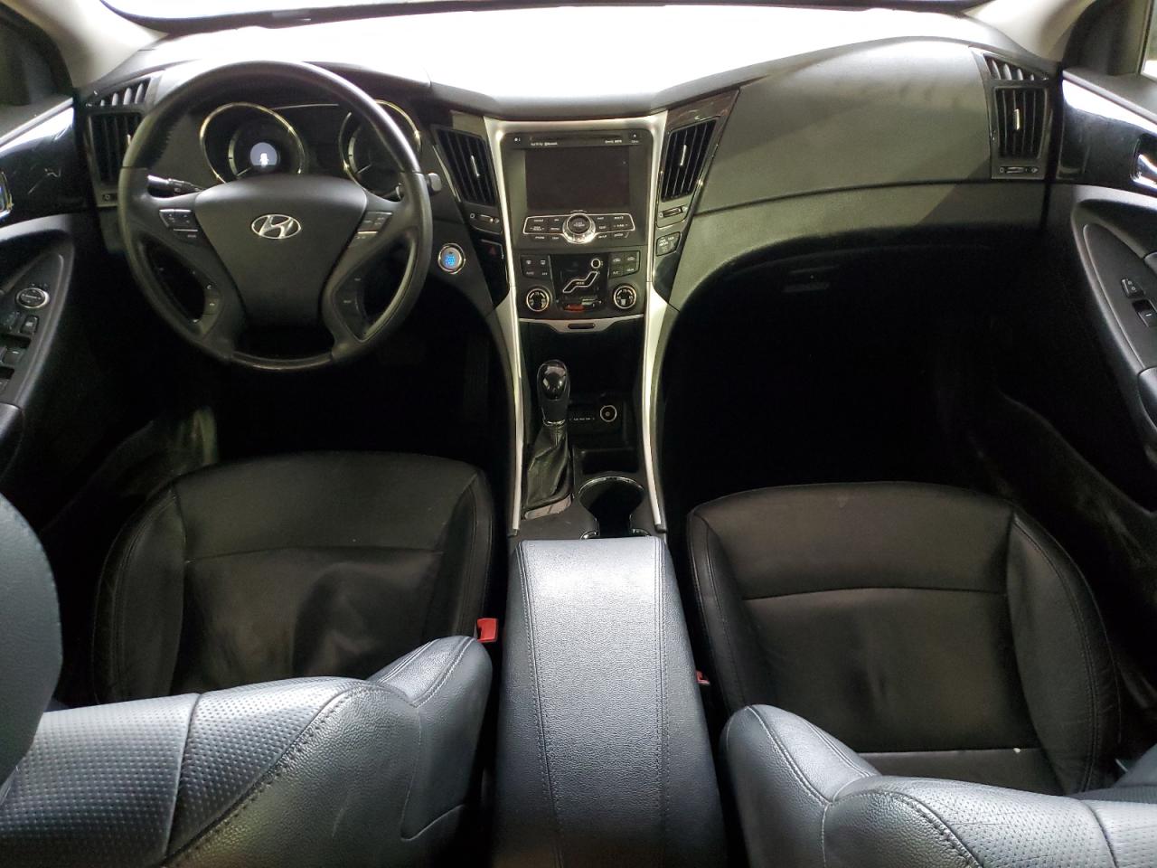 2011 Hyundai Sonata - Image 8