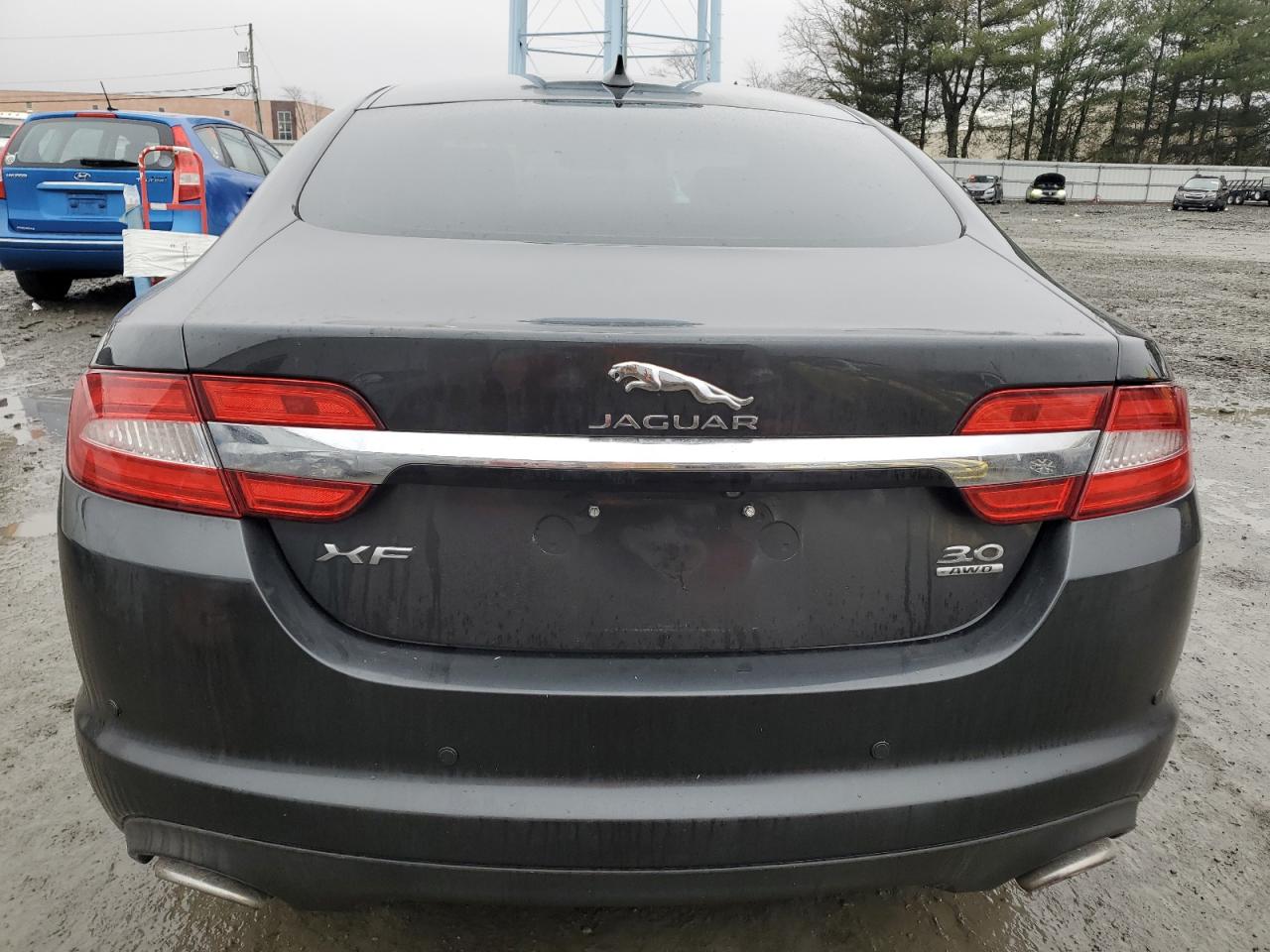 2014 Jaguar XF - Image 6