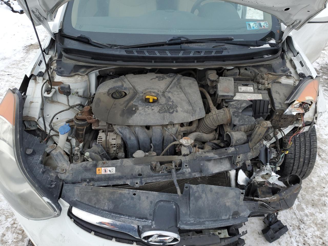 2013 Hyundai Elantra - Image 11