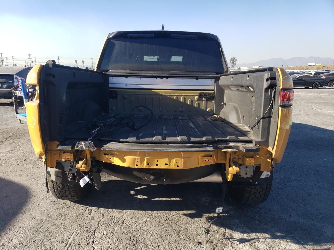 2022 Rivian R1T - Image 6