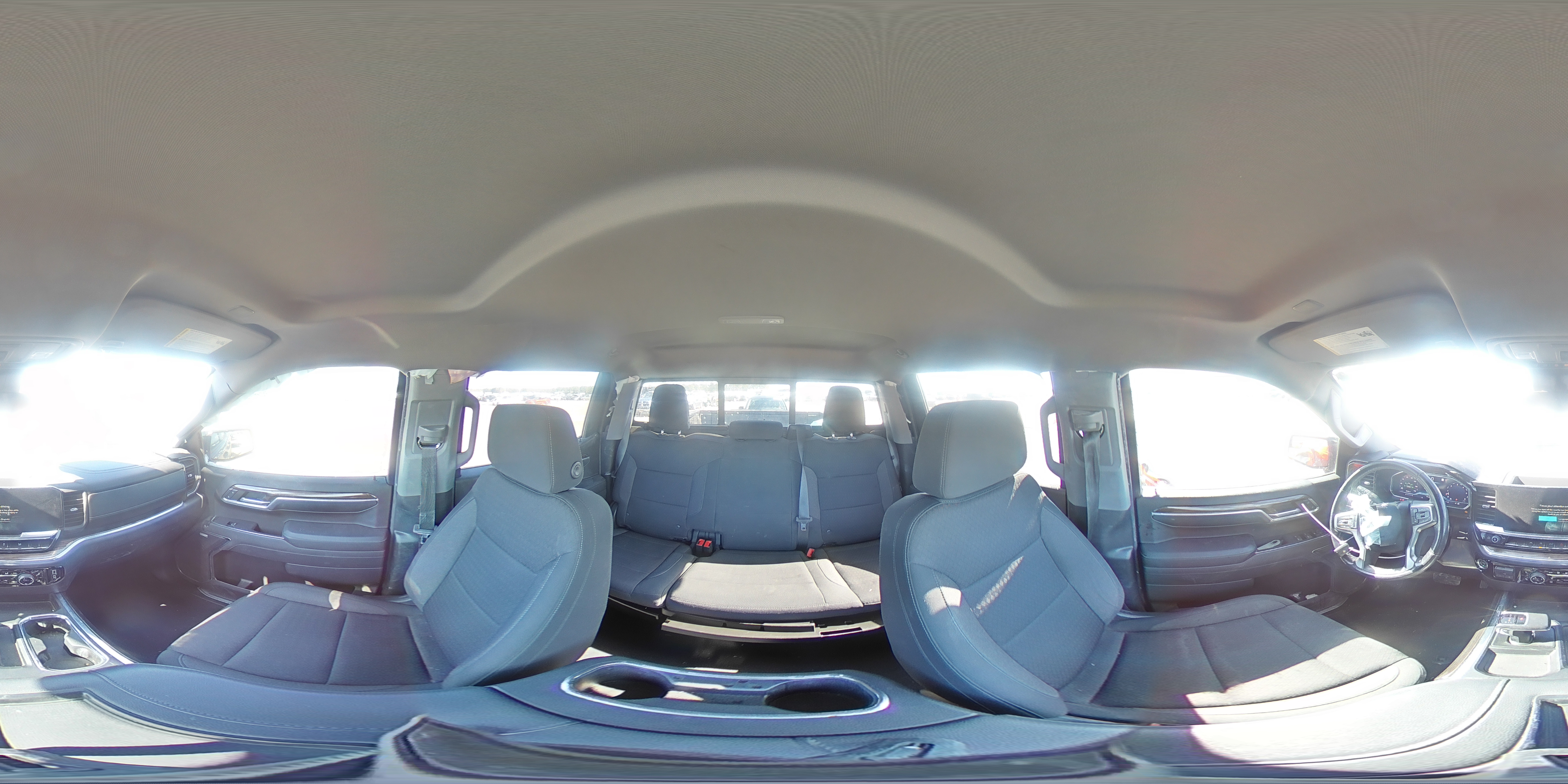 2022 Chevrolet Silverado - Image 13