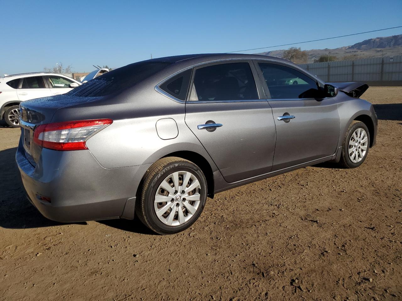 2015 Nissan Sentra - Image 3