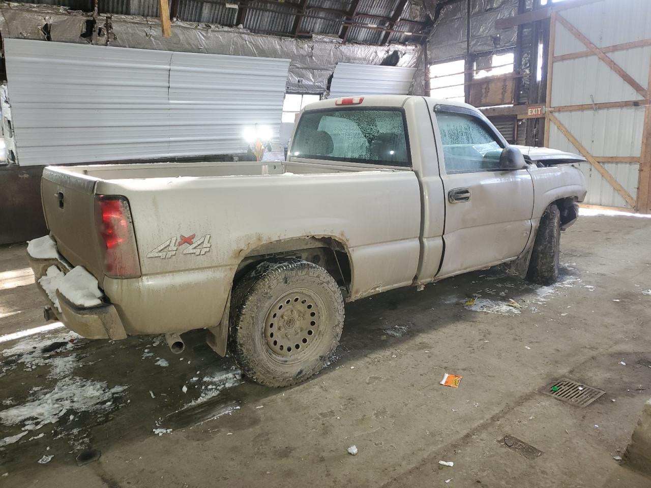 2007 Chevrolet Silverado - Image 3