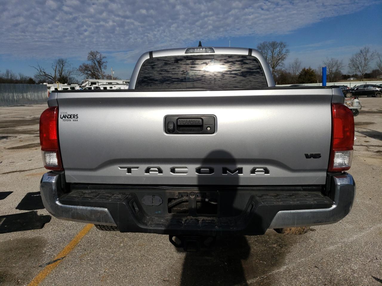 2017 Toyota Tacoma - Image 6
