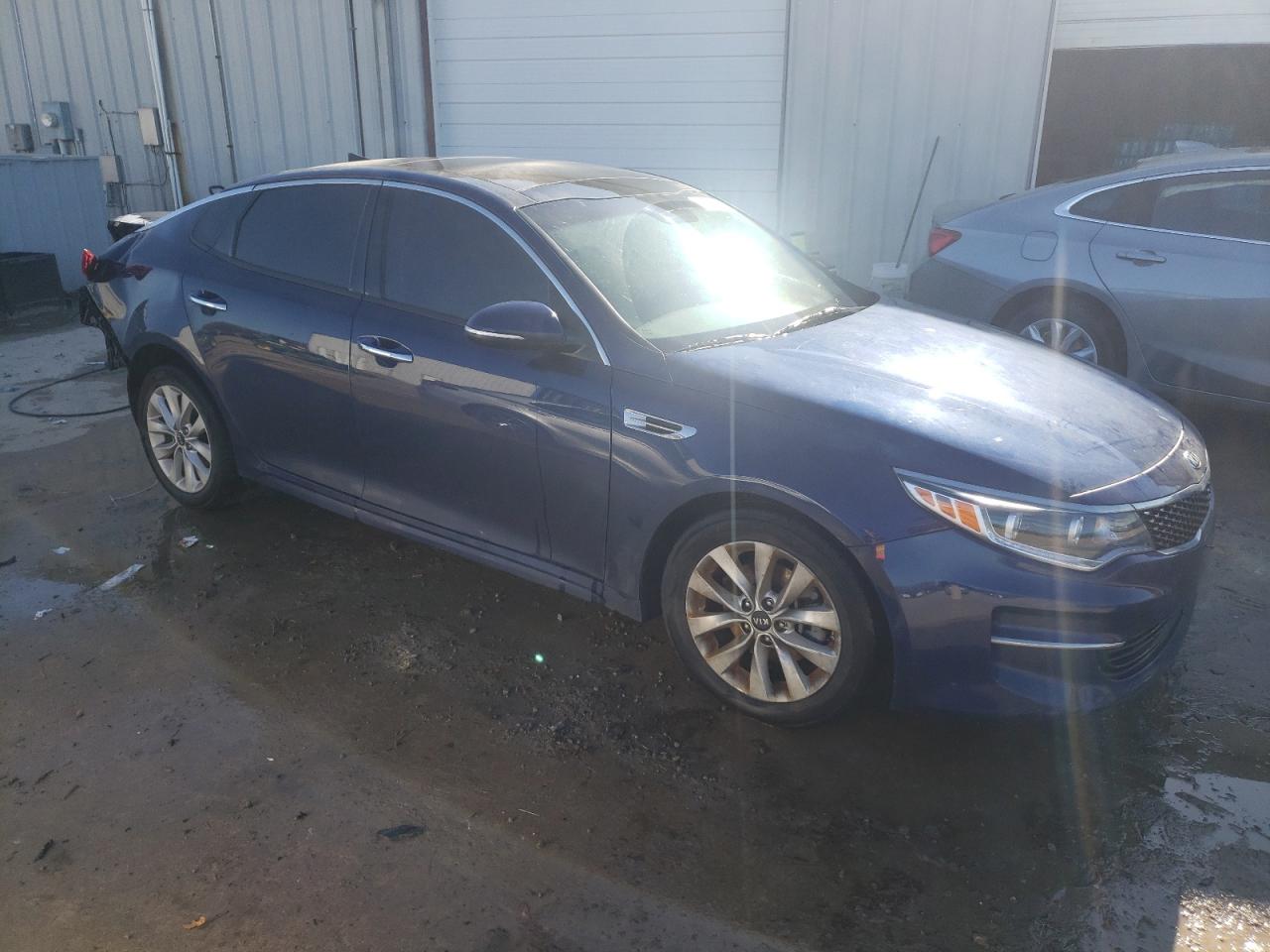 VIN 5XXGU4L35HG162717 2017 KIA OPTIMA no.4