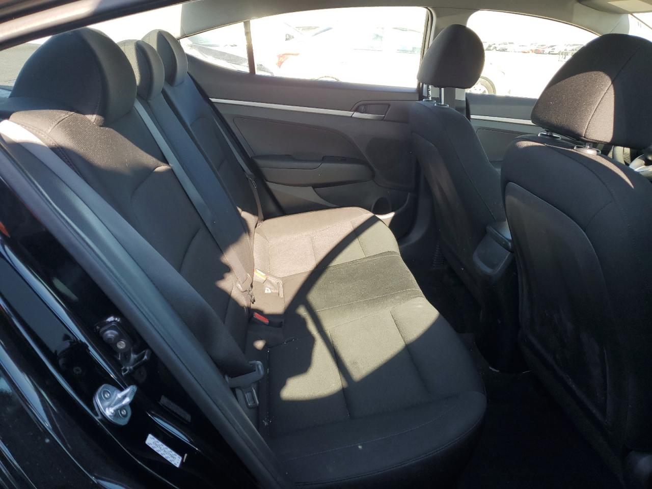 2019 Hyundai Elantra - Image 10