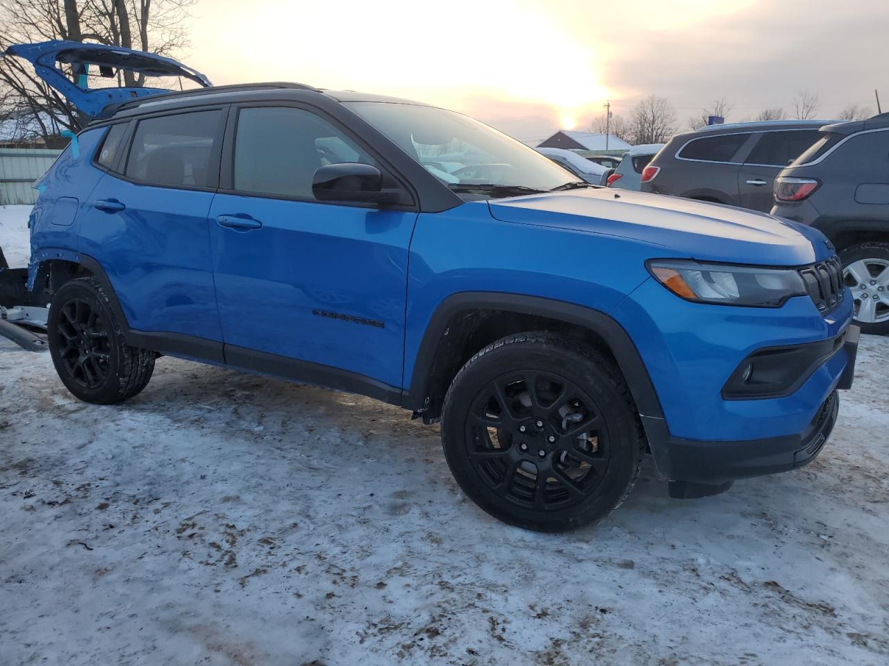 2022 Jeep Compass - Image 4