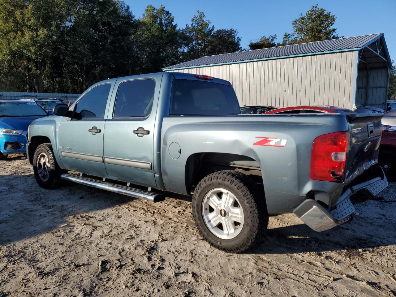 2009 Chevrolet Silverado - Image 2