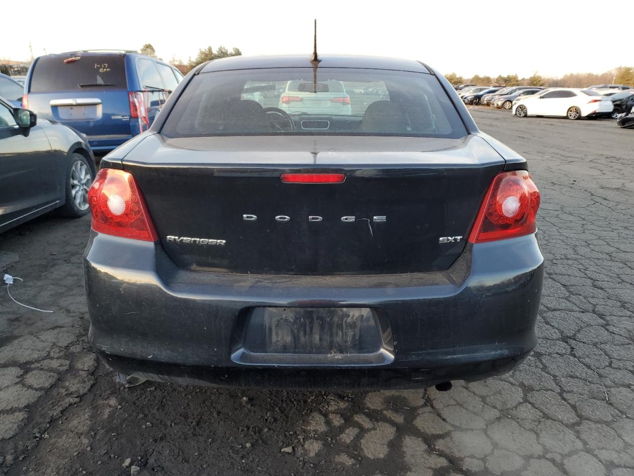 2013 Dodge Avenger - Image 6