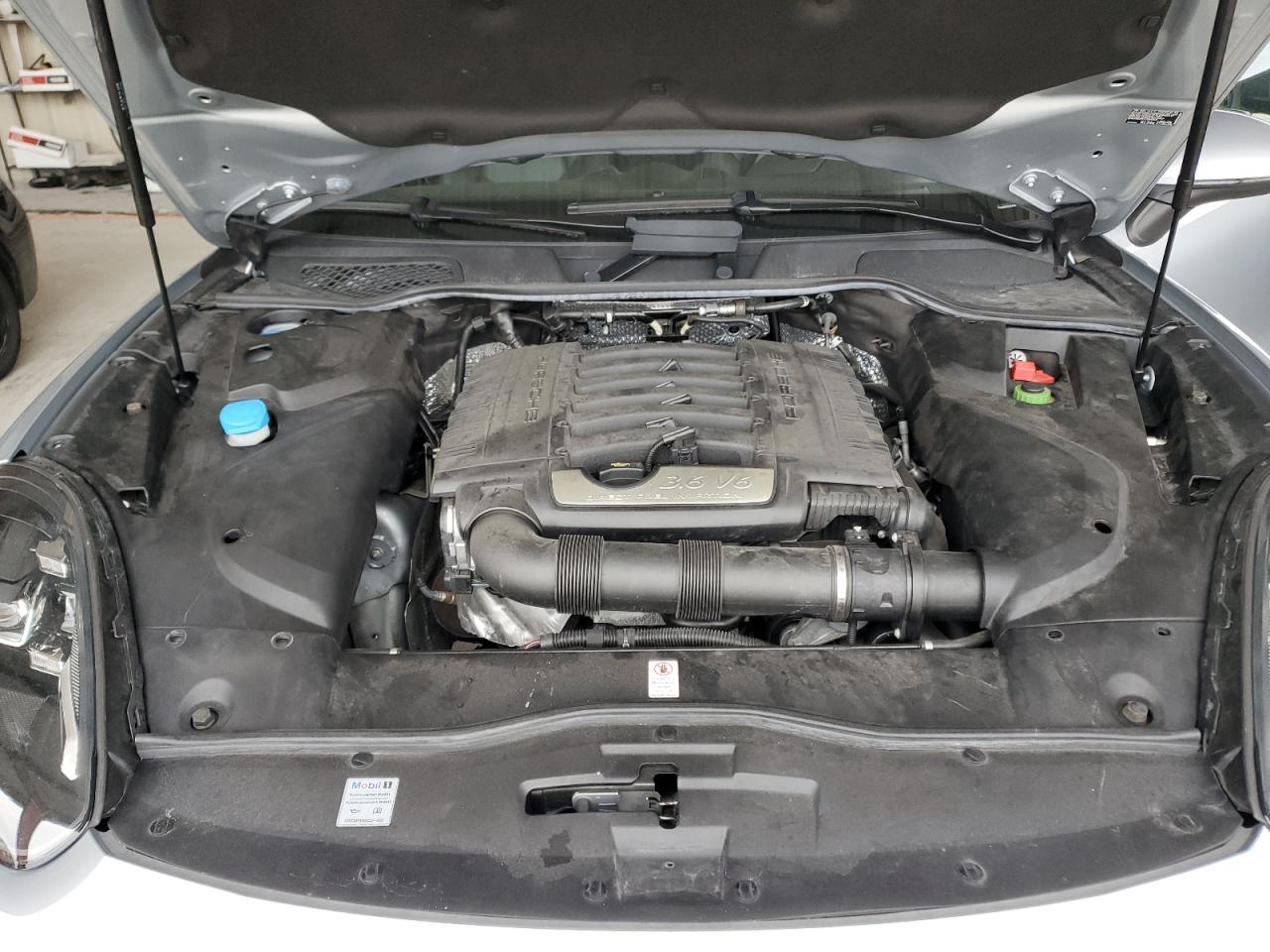 2018 Porsche Cayenne - Image 12