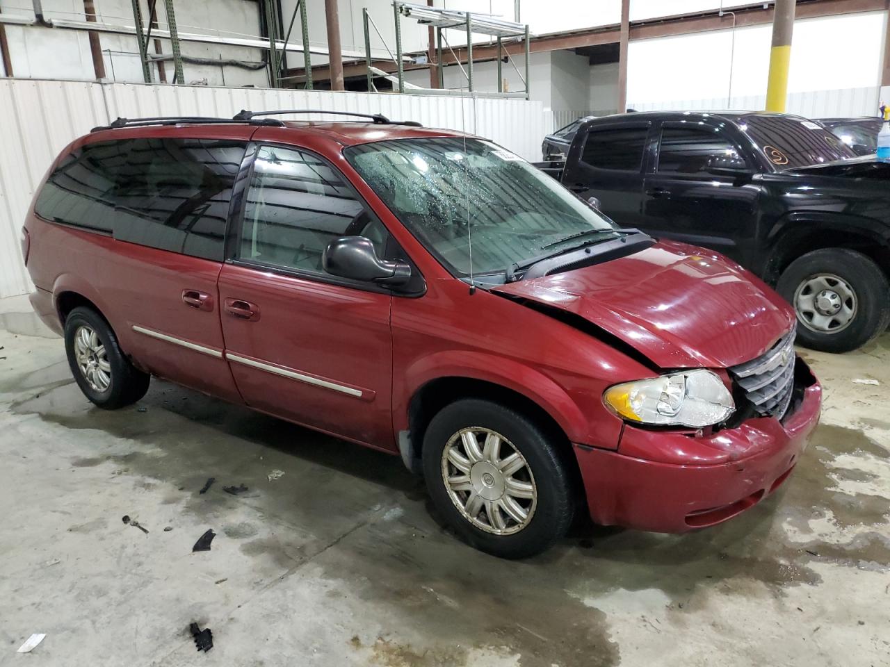 2005 Chrysler Town & Country - Image 4