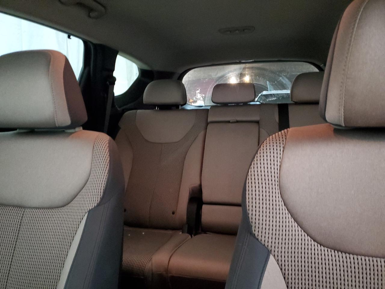 2021 Hyundai Santa Fe - Image 10