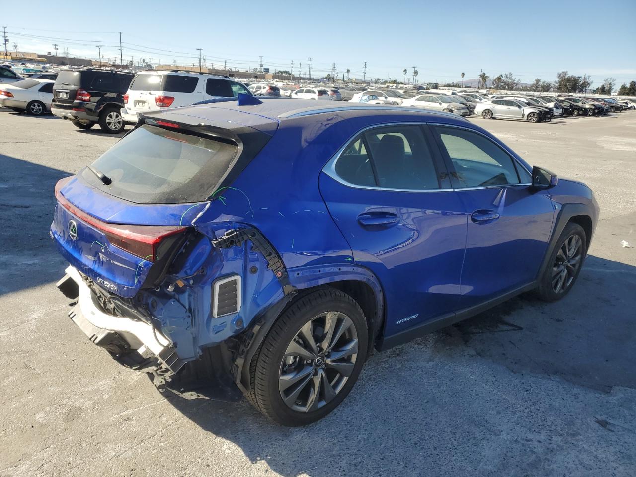2021 Lexus UX - Image 3