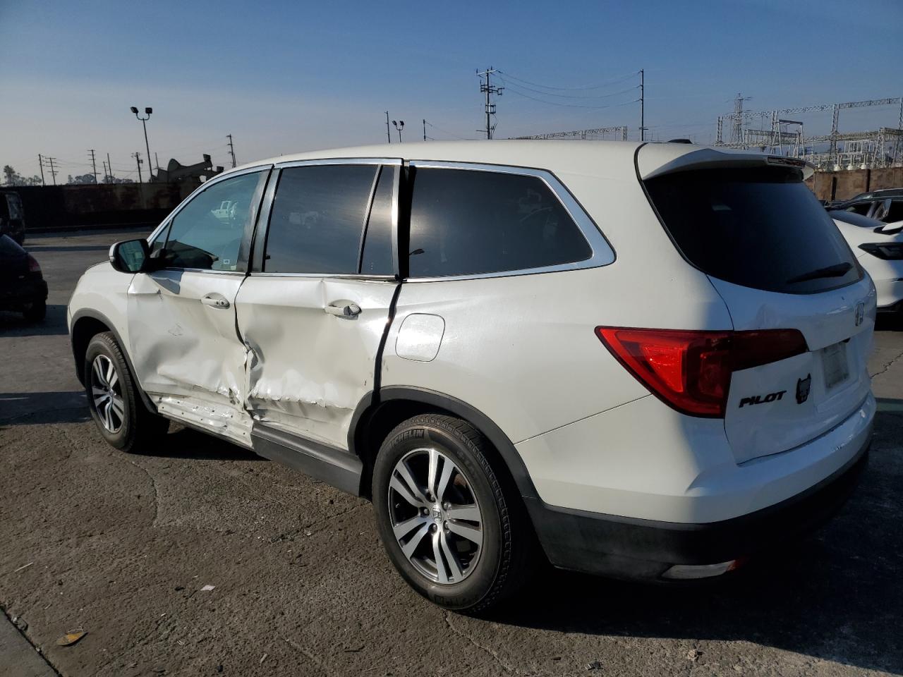 2017 Honda Pilot - Image 2