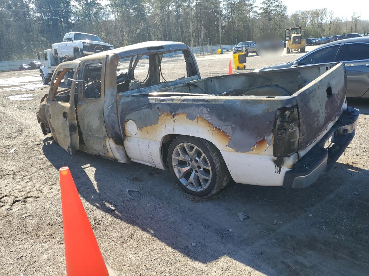 2002 Chevrolet Silverado - Image 2